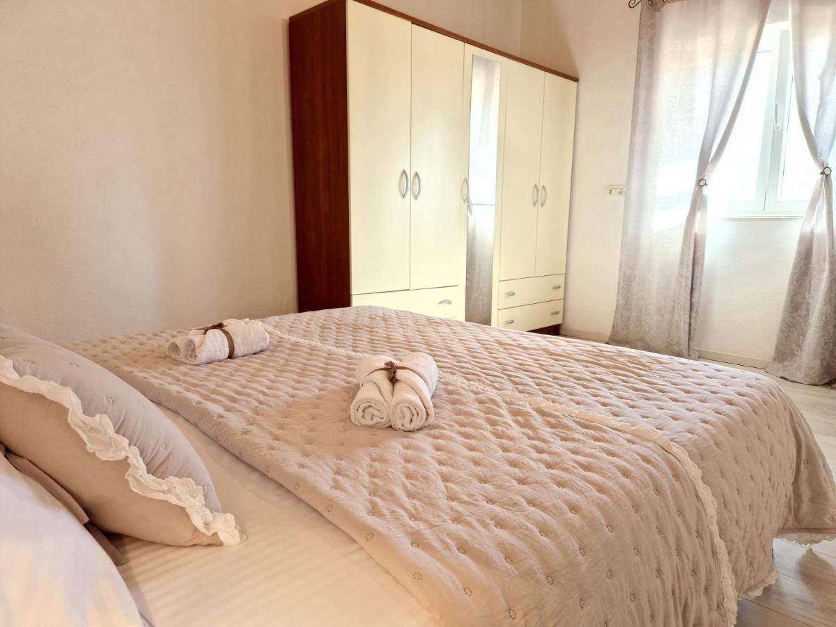 Villa House Camellia With Fenced Pool And Playground Blizna Donja Exterior foto